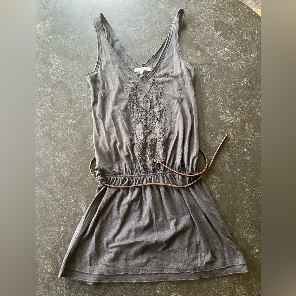 Ruehl 925 XS woman’s sleeveless dress. Gray
